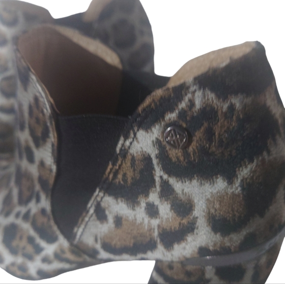 Antonio Milani leopard ankle boot. Size 7 and 1/2 so what is it - Picture 6 of 6